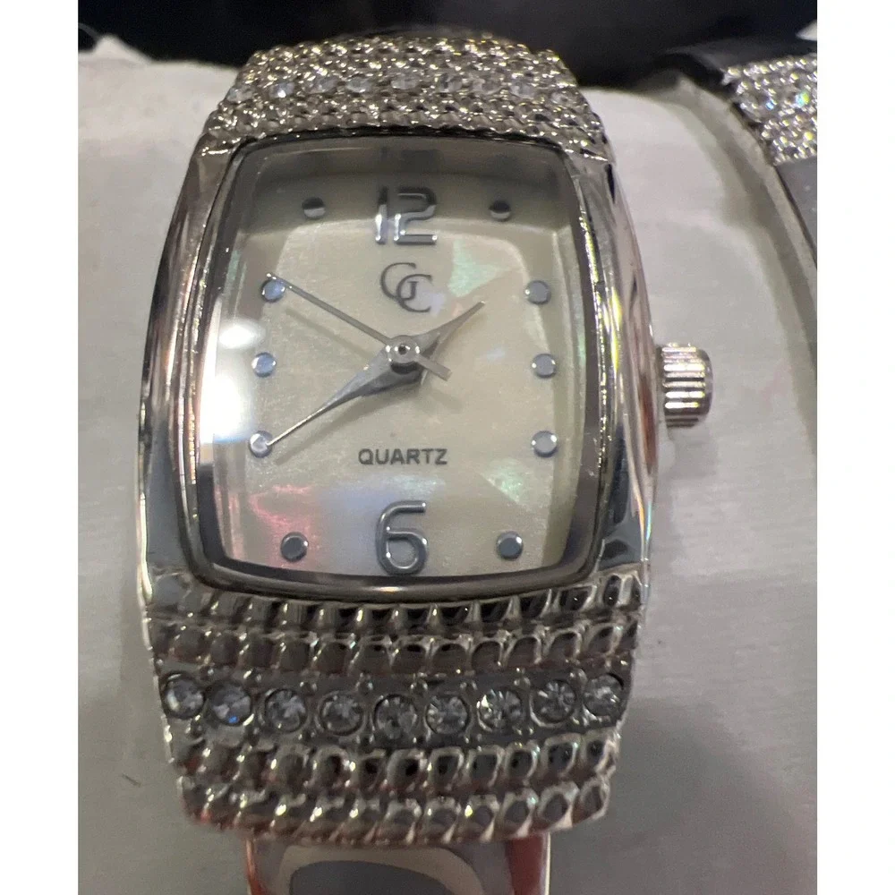 Gold Coast Womens Silver Tone Rhinestone Watch & Bangle Bracelet Set New in Box
